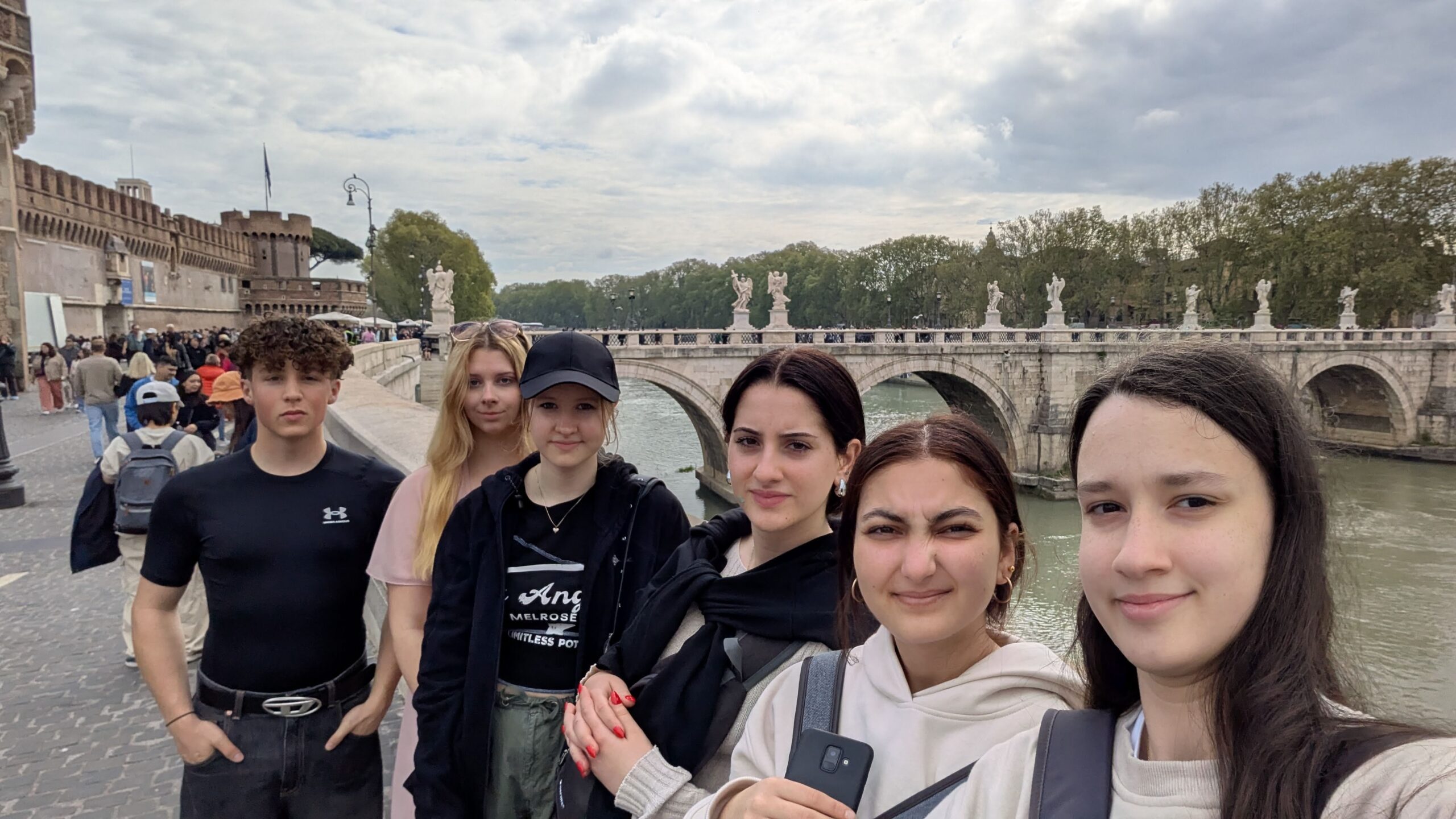 PXL_20250410_084203674.RAW-01.COVER